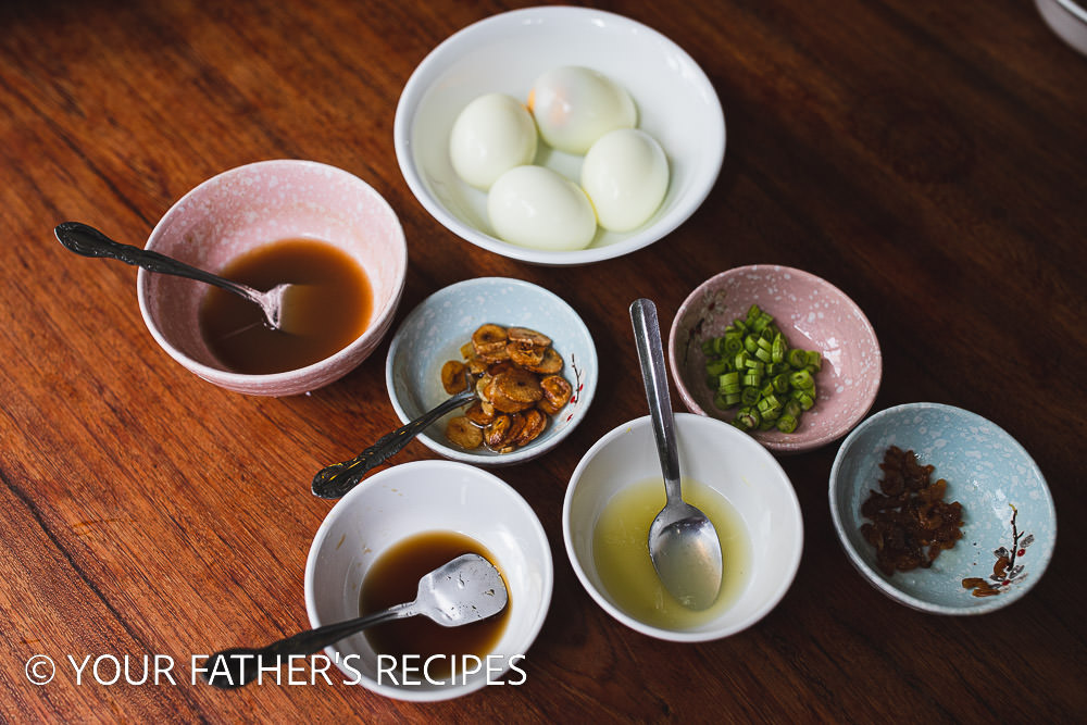 All Condiments Assembled